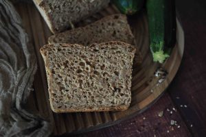 proteinreiches-dinkelvollkorn-zucchinibrot