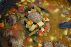gemuese-hackbaellchen-eintopf