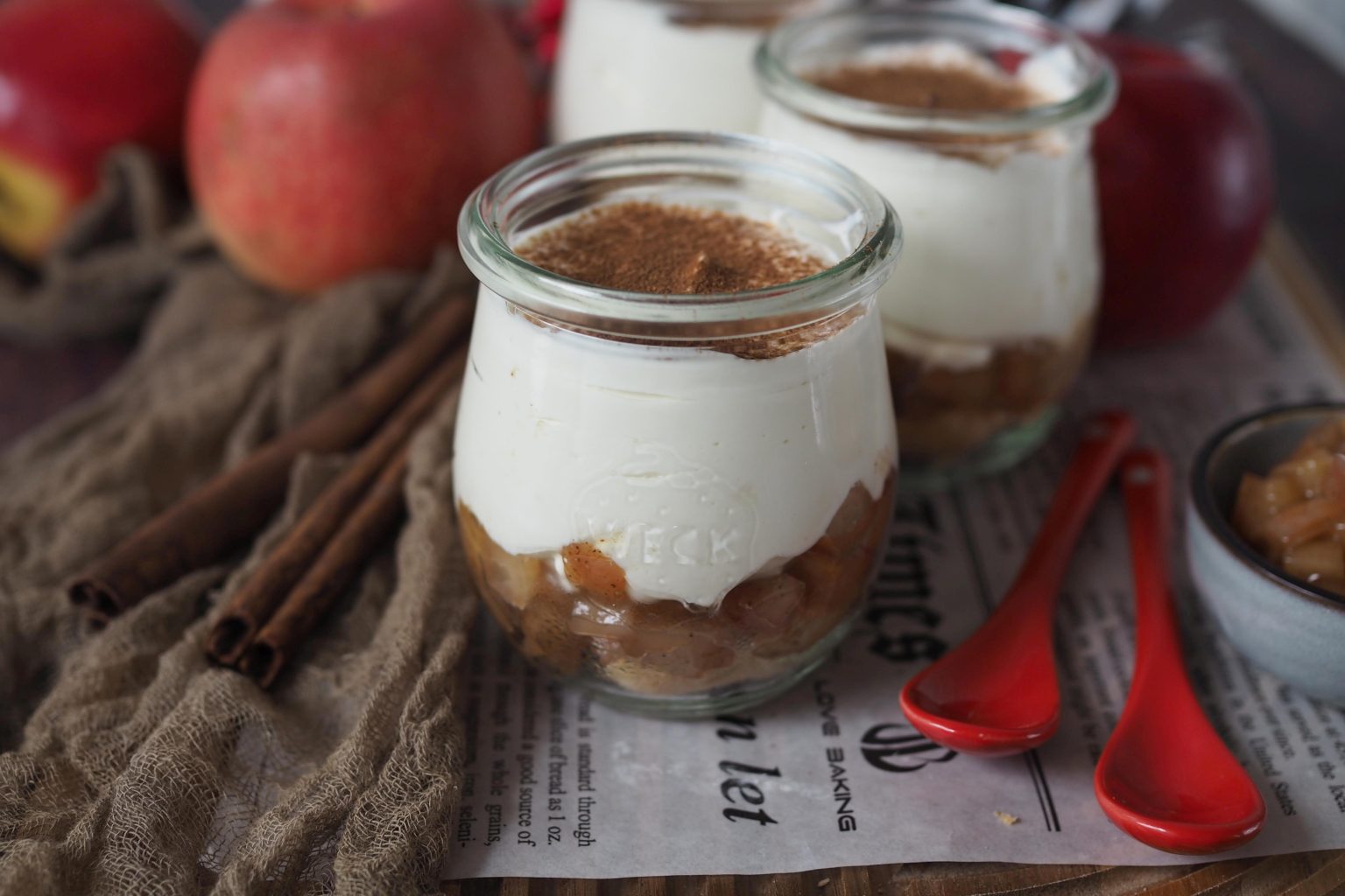 Winterliches Bratapfel-Tiramisu im Gläschen - Wiewowasistgut Winterliches Bratapfel-Tiramisu im Gläschen - Wiewowasistgut