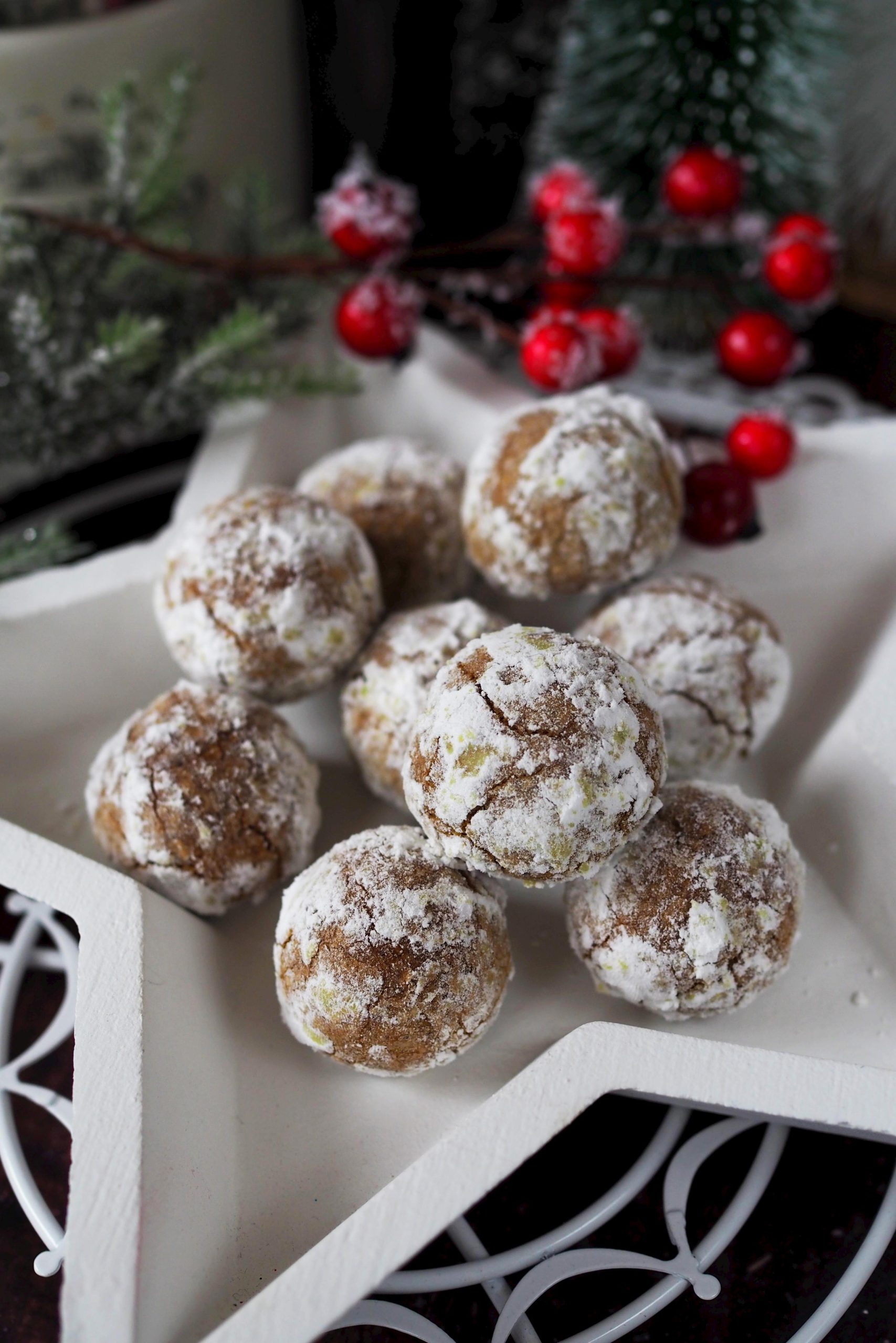 Pistazien Crinkle Cookies: Rezept für weiche Weihnachtskekse (ohne Mehl)