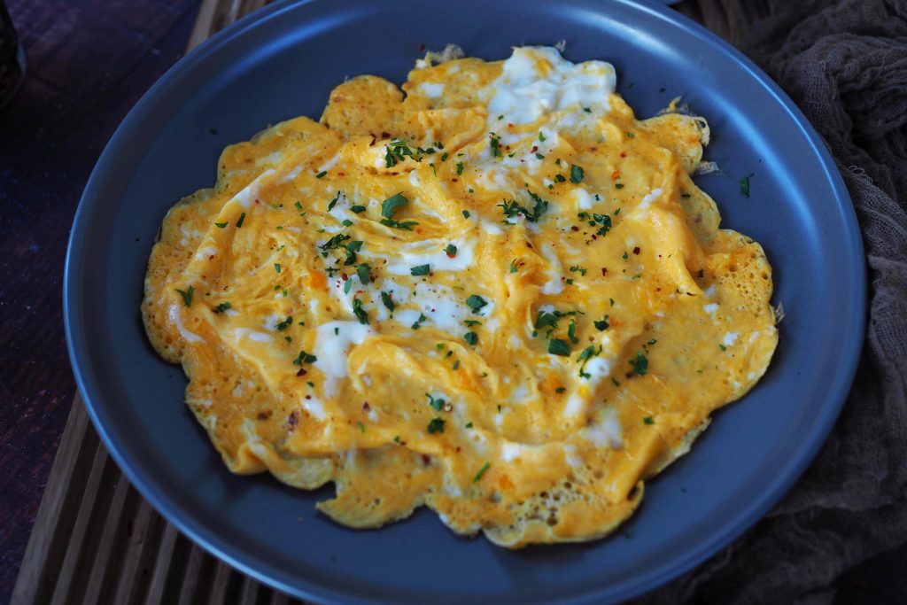 das-beste-fluffige-ruehrei-so-gelingt-dir-das-perfekte-fruehstueck