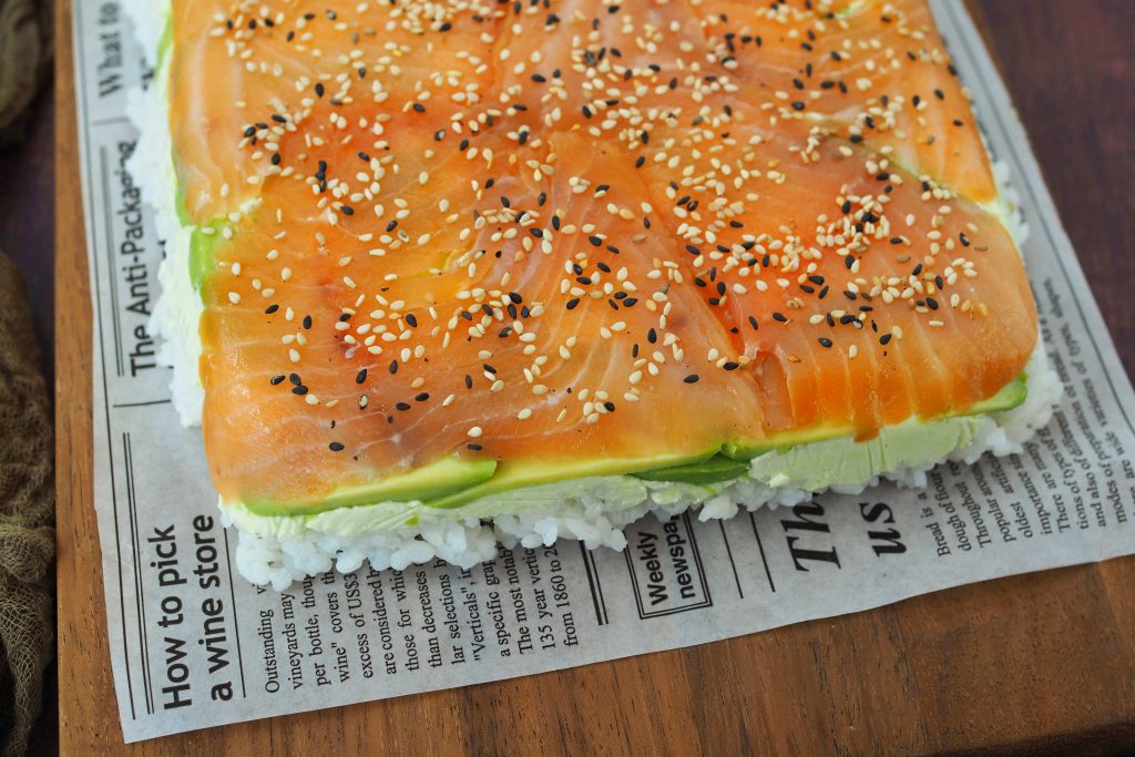 blitz-sushi-mit-lachs-und-avocado-einfaches-rezept-ohne-rollen