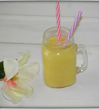 Birnen-Ananas-Ingwer-Smoothie