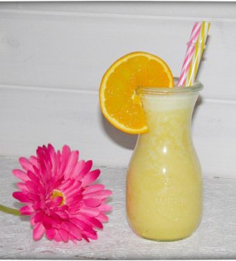 Gute-Laune-Morgen Smoothie-Ananas-Bananen-Ingwer-Thermomix