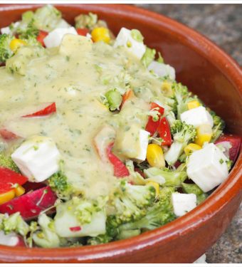 Bunter-Brokkoli-Feta-Salat-mit-Mango-Limetten-Dressing-Thermomix