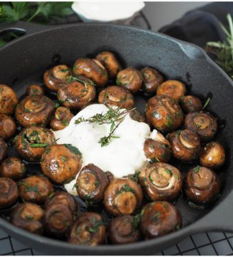 wie-vom-rummel-jahrmarkt-champignons-mit-frischen-kraeutern-dip-knoblauch