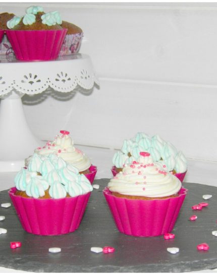 Schoko-Karotten-Cupcakes-mit-Vanille-Fischkäse-Topping
