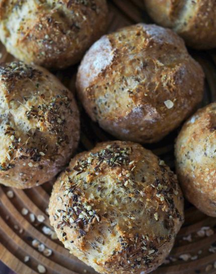 proteinreiche-dinkel-haferflocken-broetchen-ohne-gehzeit