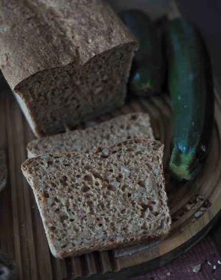 proteinreiches-dinkelvollkorn-zucchinibrot