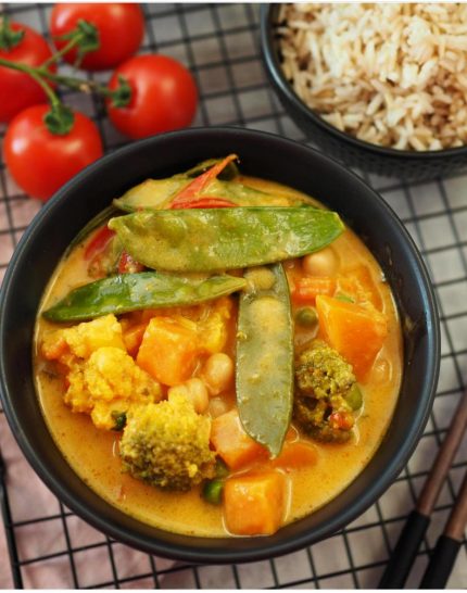 gemuese-curry-bowl-vegan-vollkorn-reis