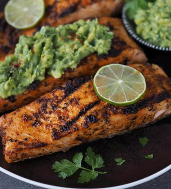 grilllachs-mit-avocado-salsa