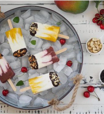 5-minuten-joghurt-fruchteis-am-stiel-zuckerfrei-mango-kirsch