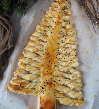 einfache-weihnachts-vorspeise-lachs-blaetterteig-tannenbaum
