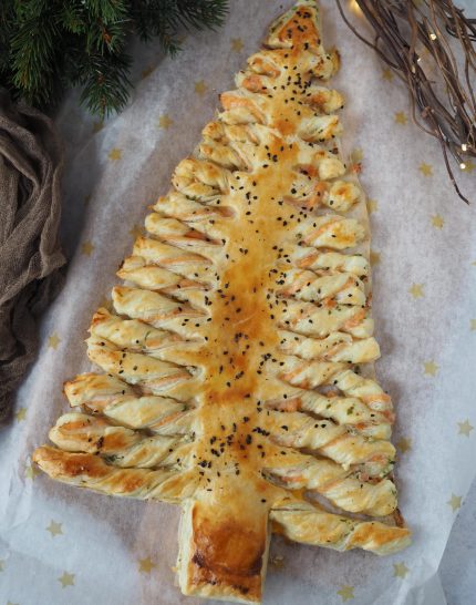 einfache-weihnachts-vorspeise-lachs-blaetterteig-tannenbaum
