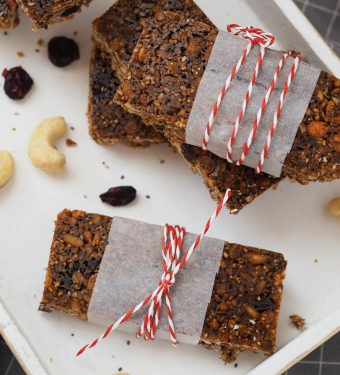 kerniger-kraftprotz-vegan-knuspriger-muesliriegel-selbstgemacht