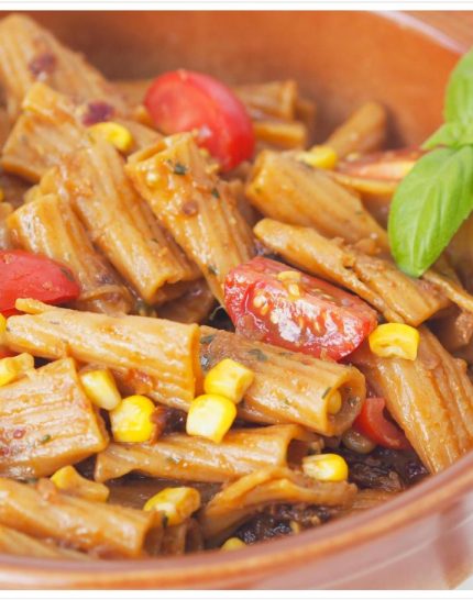 Sommerlicher-Nudelsalat-thermomix-mit-getrockneten-Tomaten