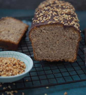 fluffig-saftiger-nusskuchen-mit-schokolade-haselnuss