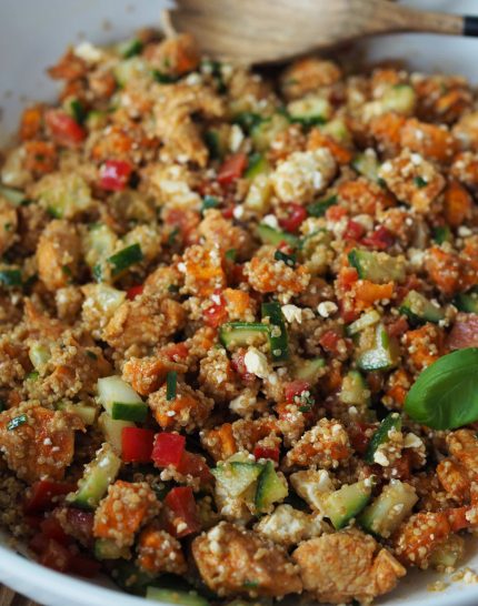 quinoa-haehnchen-salat-proteinreicher-sattmacher-fuer-meal-prep