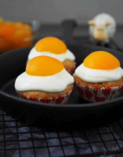 ostern-spiegelei-muffins-karotten-walnuss