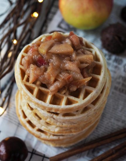 herbstwaffeln-mit-bratapfel-gerne-zuckerfrei