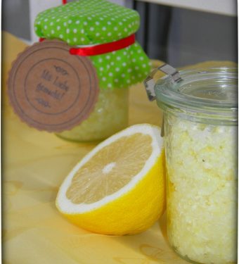 DIY Erfrischendes Zitronen-Peeling gegen Cellulite