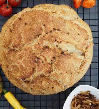 aromatisches-zwiebelbrot-brotzeit-roggen-dinkel